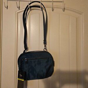 Travelon Tailored E/W organizer anti theft bag in Peacock NWT